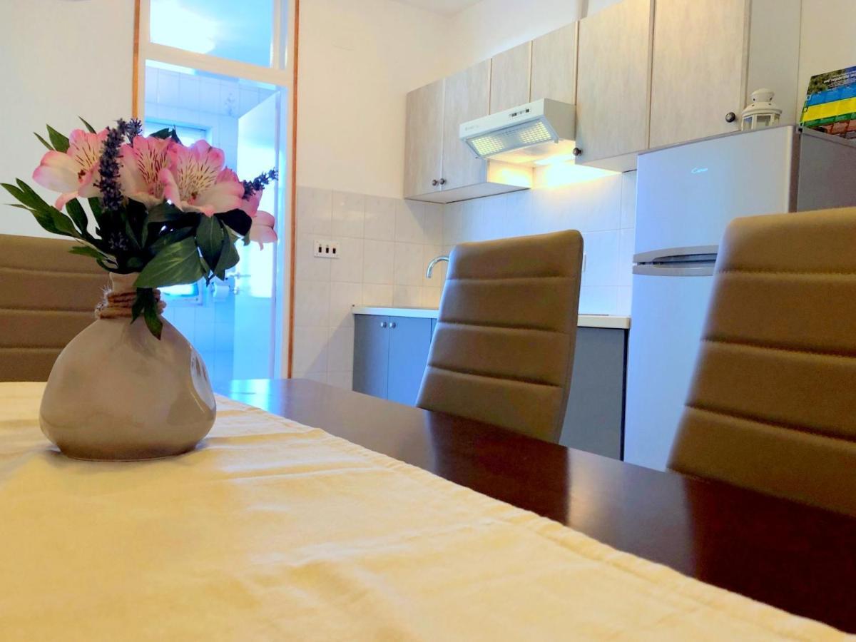 Apartment Bond Palit