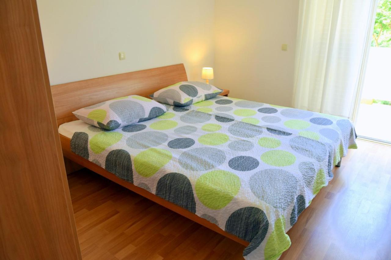 Bond Apartment Palit