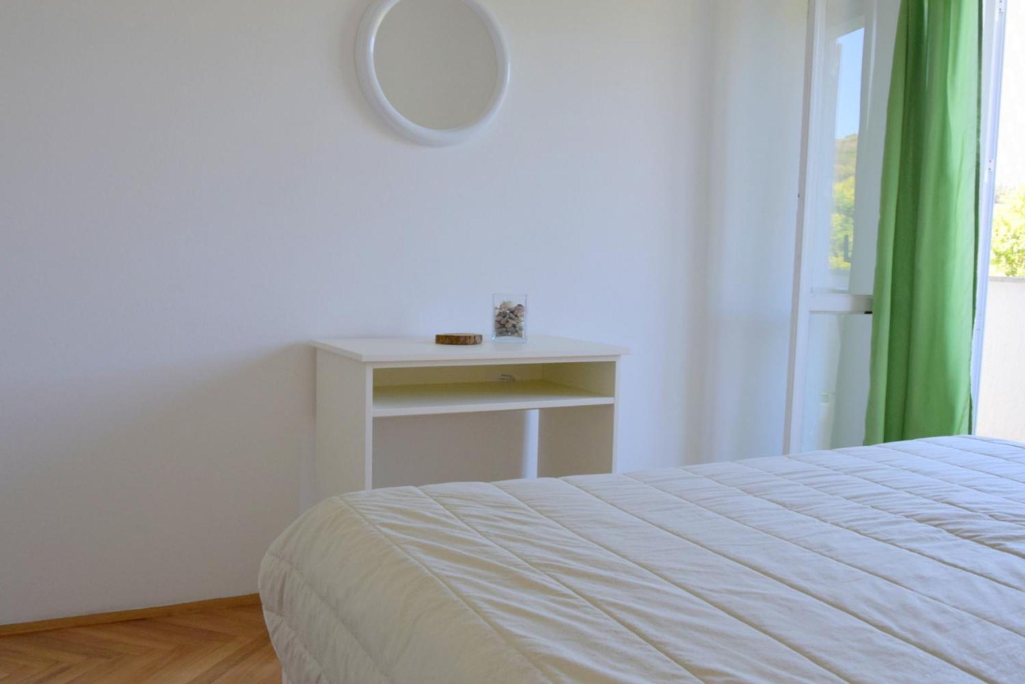 Apartment Bond Palit