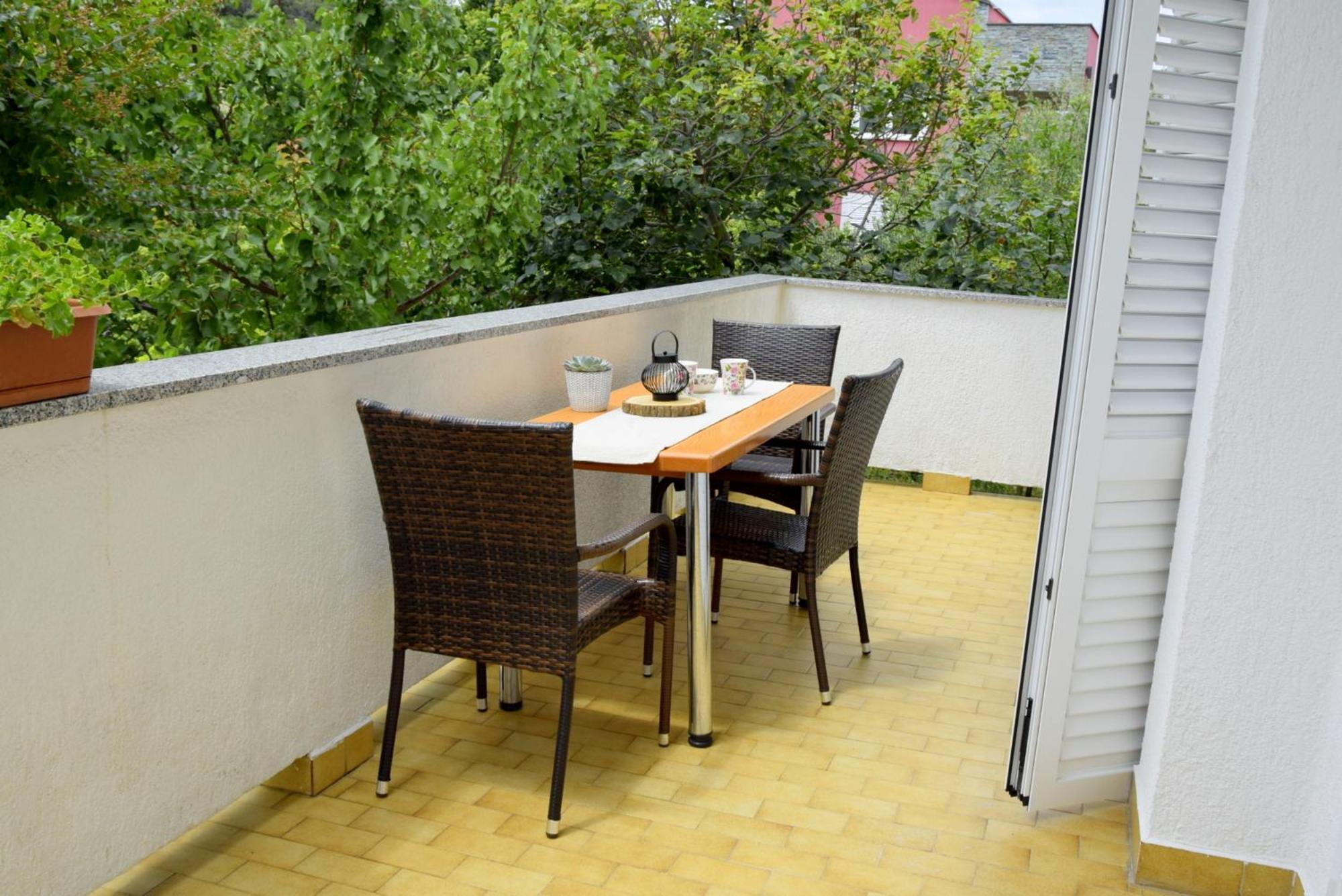 Apartment Bond Palit