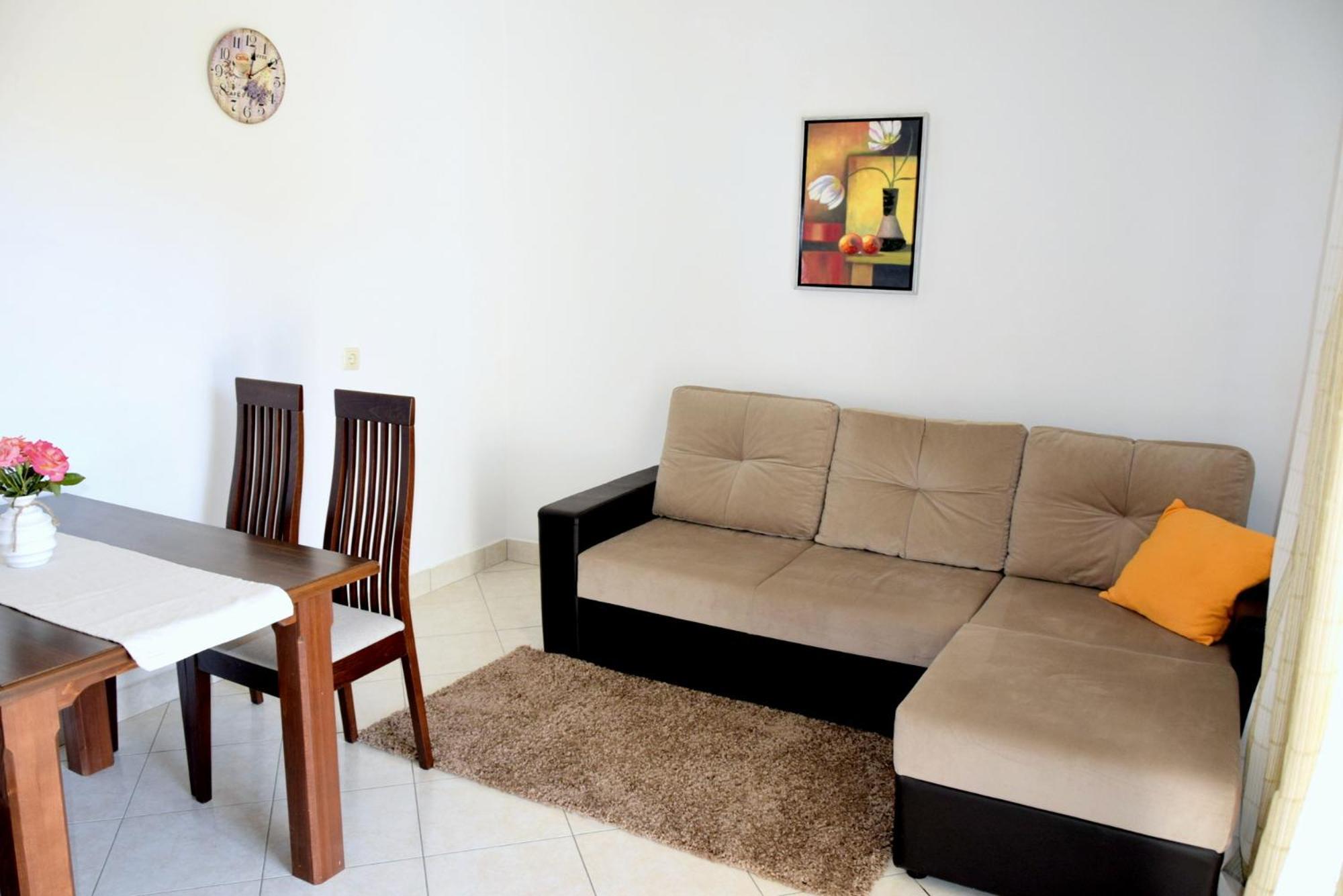 Bond Apartment Palit