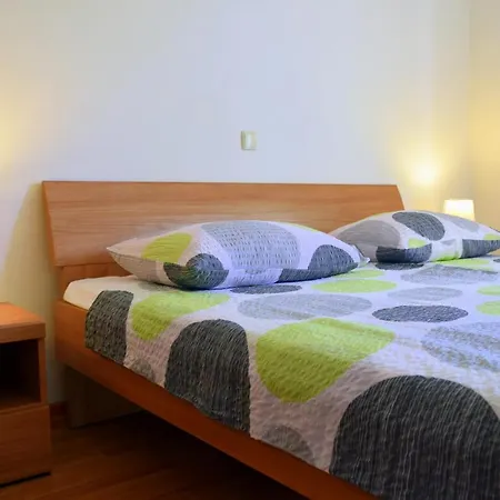 James Bond Apartments Palit Room photo