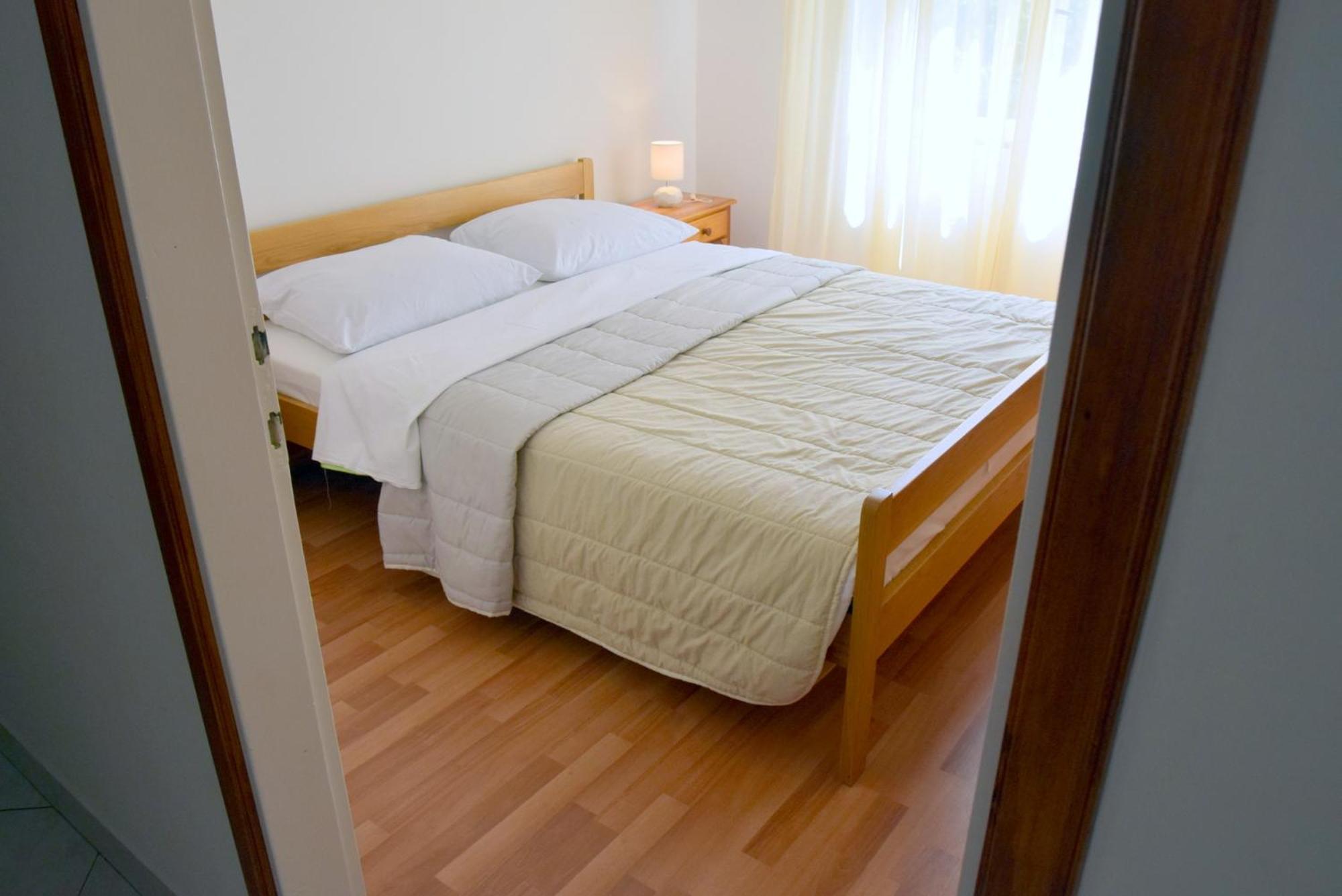 Bond Apartment